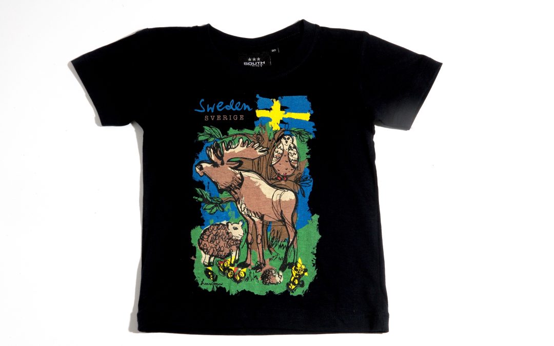 T-shirt älg på svart
